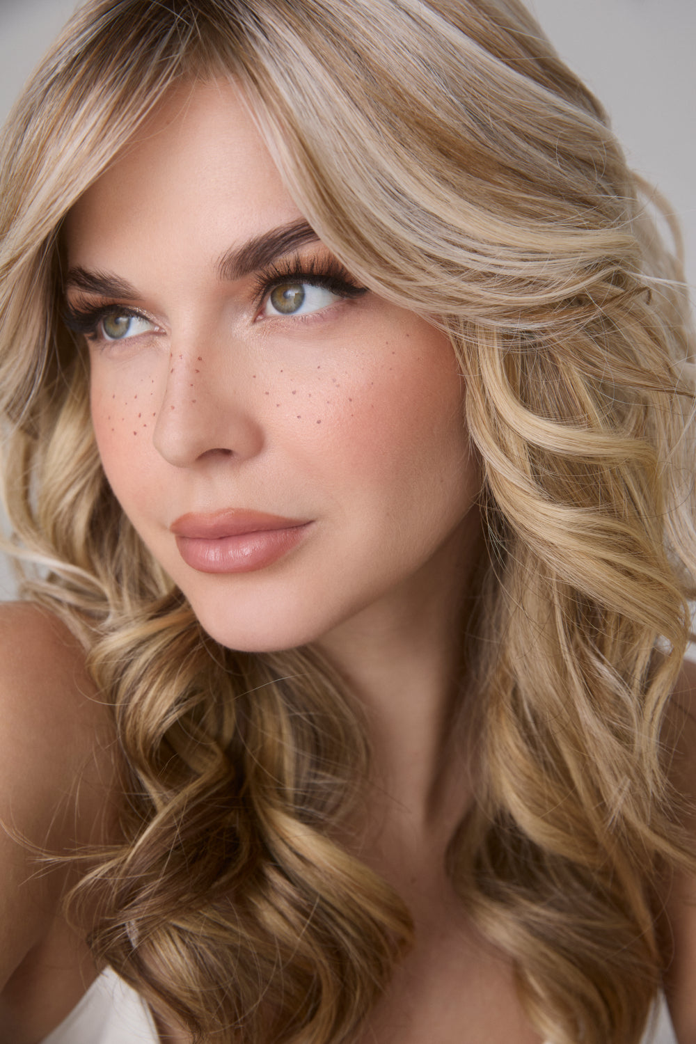 Medium Wavy Topper Mono by Amore | Heat Friendly Synthetic