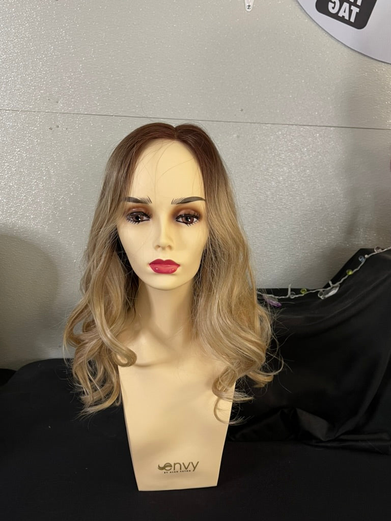 Shirley's Wig Shoppe Sample #SWS-0004
