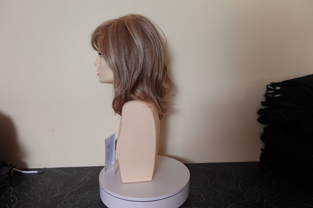 SHIRLEY'S EXCLUSIVE | Spotlight Wig by Raquel Welch | RL14/22 Pale Gold Wheat | PROFESSIONALLY STYLED