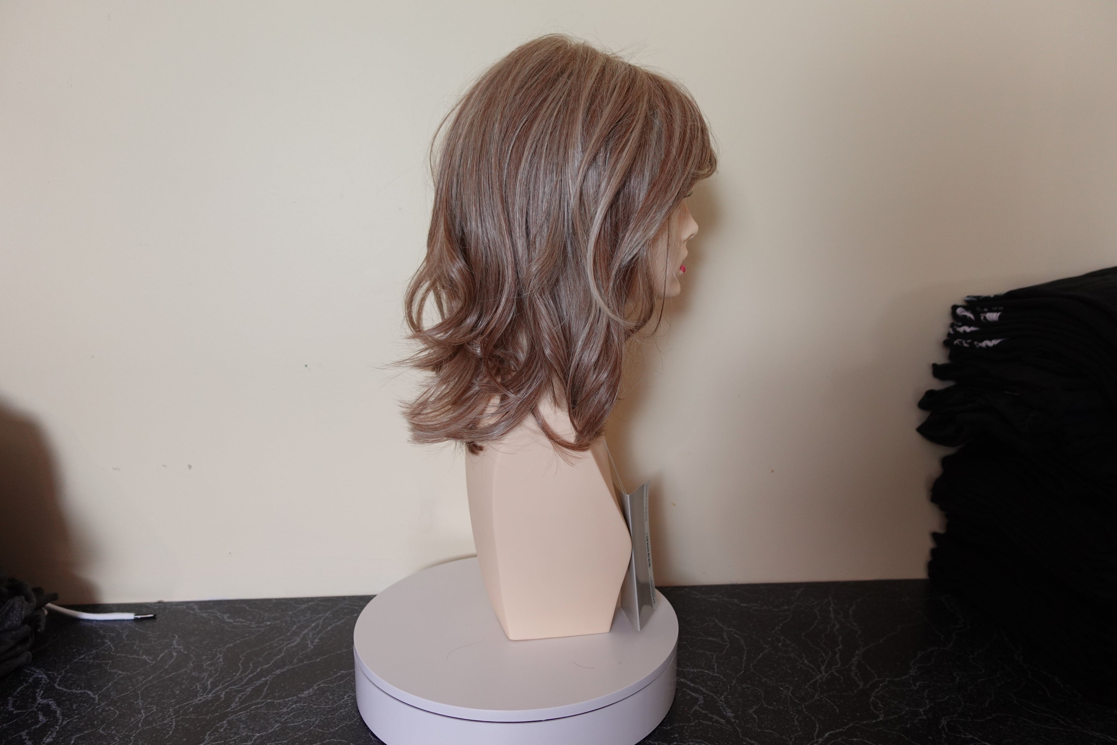 SHIRLEY'S EXCLUSIVE | Spotlight Wig by Raquel Welch | RL14/22 Pale Gold Wheat | PROFESSIONALLY STYLED