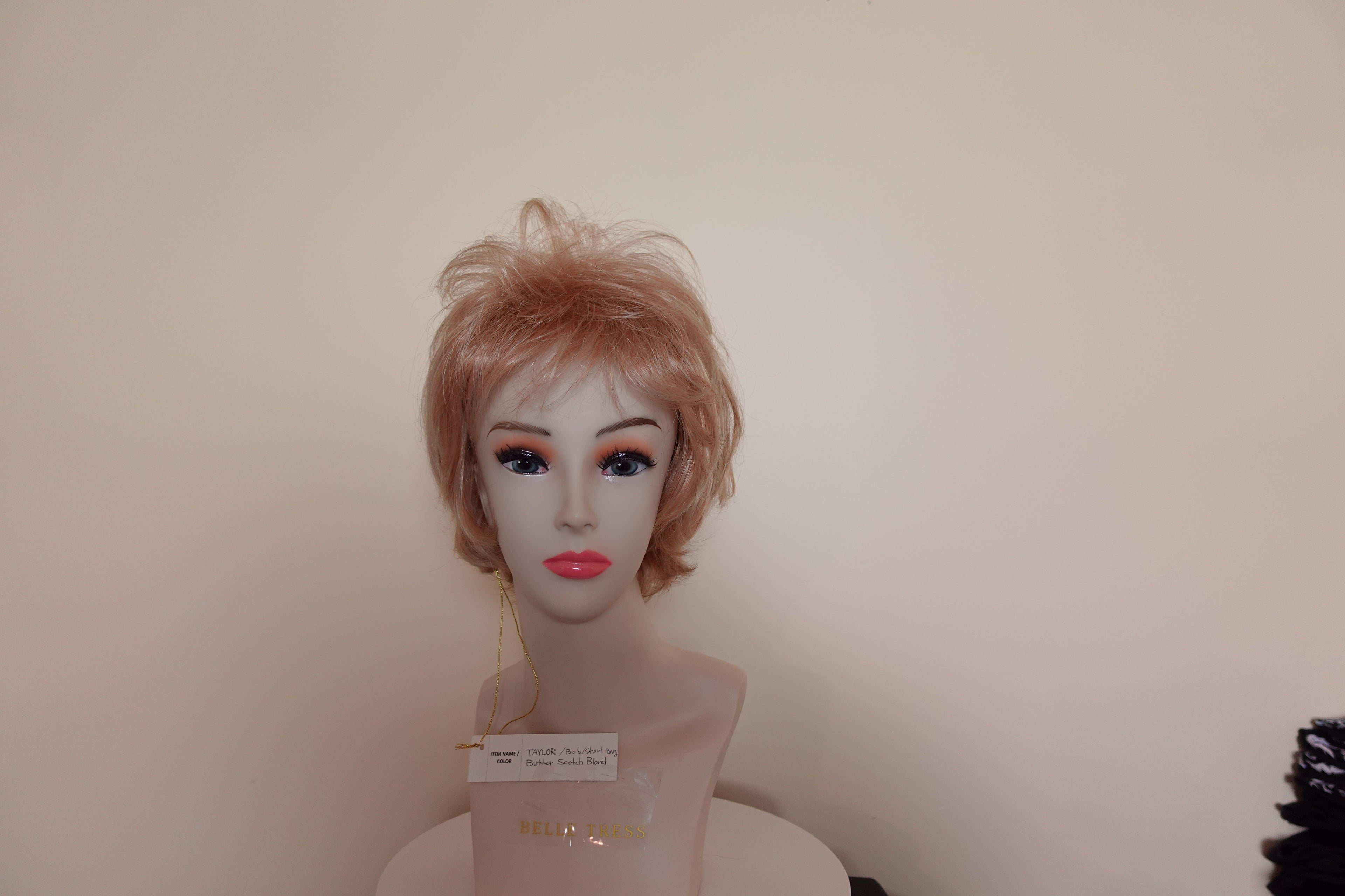 SUNDAY SHOWCASE | Taylor | Machine Made Cap | Butterscotch Blonde