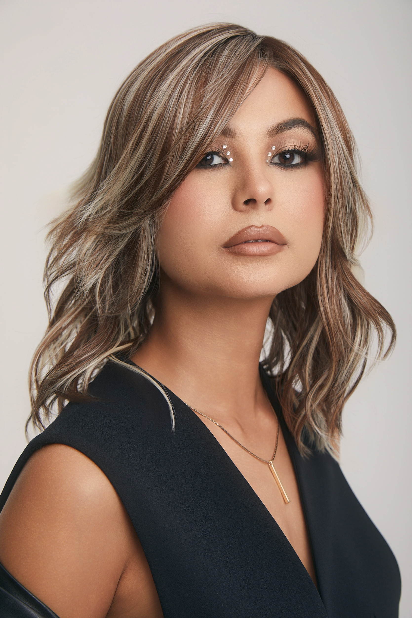 Dazzling Wavez Wig by Rene of Paris | Muse Collection | Heat Friendly Synthetic